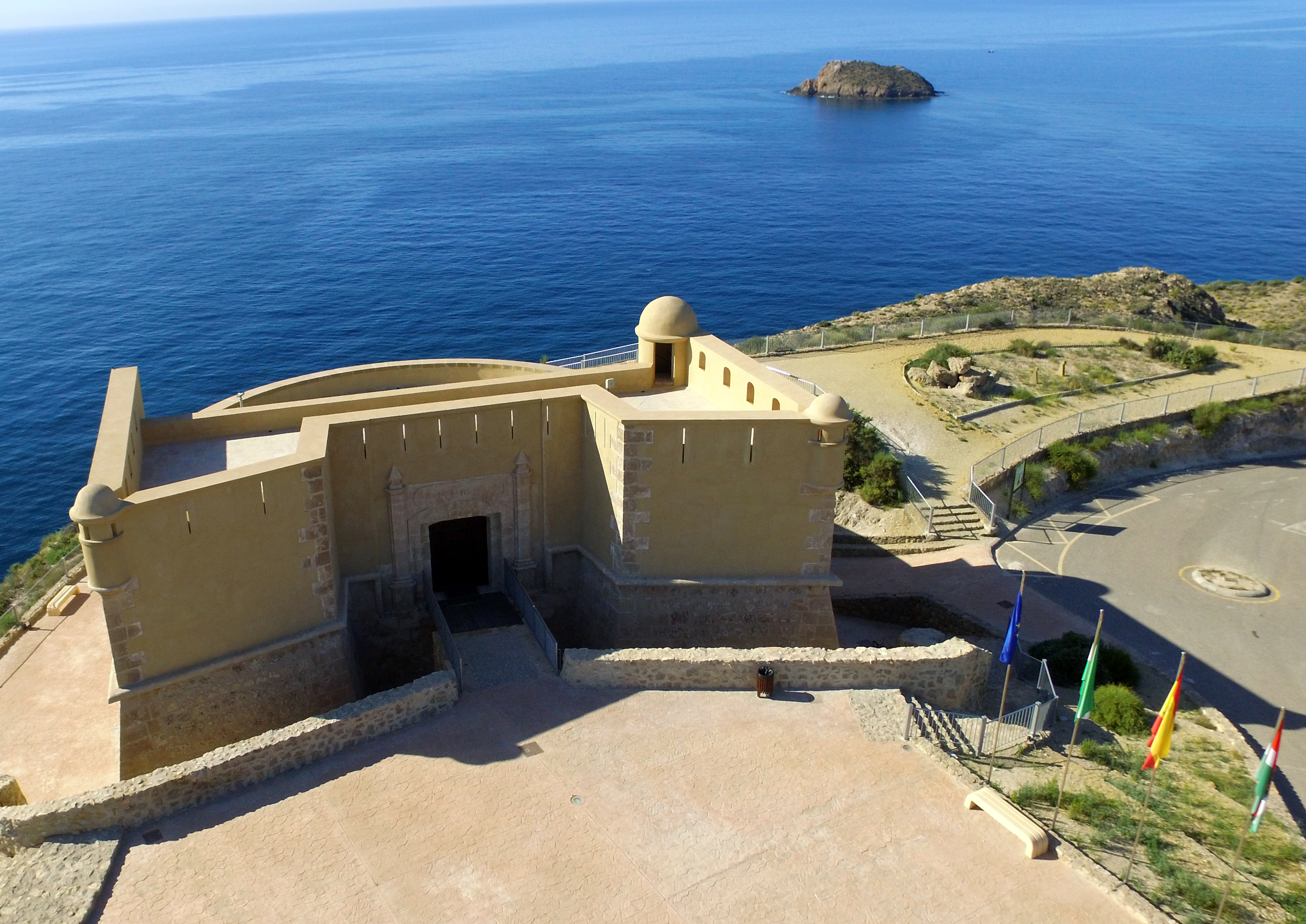 Pulpí mantiene sus sellos turísticos: Cuatro Banderas Azules para las playas y distintivo de Centro Azul de Interpretación del Litoral Andaluz al Castillo de San Juan de los Terreros  